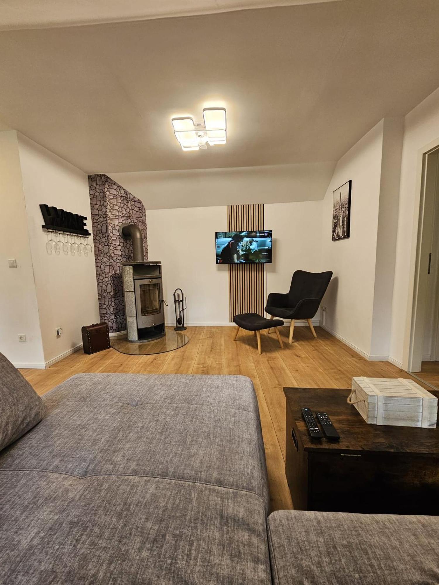 Tautraum Suite Mit Whirlpool Und Gruenem Ausblick Wilhelmshaven Extérieur photo